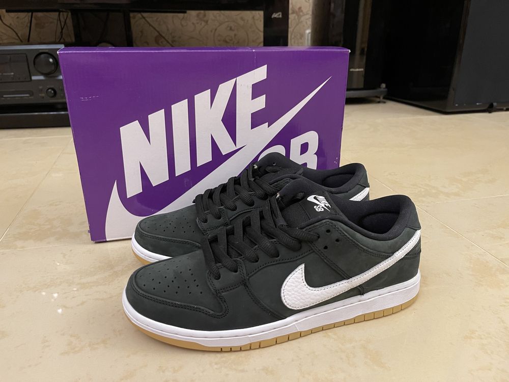 Nike sb zoom dunk low pro black gum hot sale