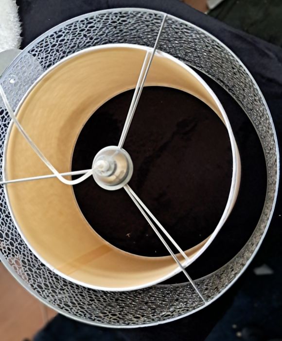 Vendo candeeiro tecto _ Ikea
Diâmetro 40cm, prateado.
30,00 €