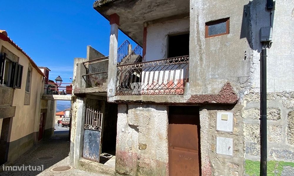 Moradia T3 restauro - Tabuaço