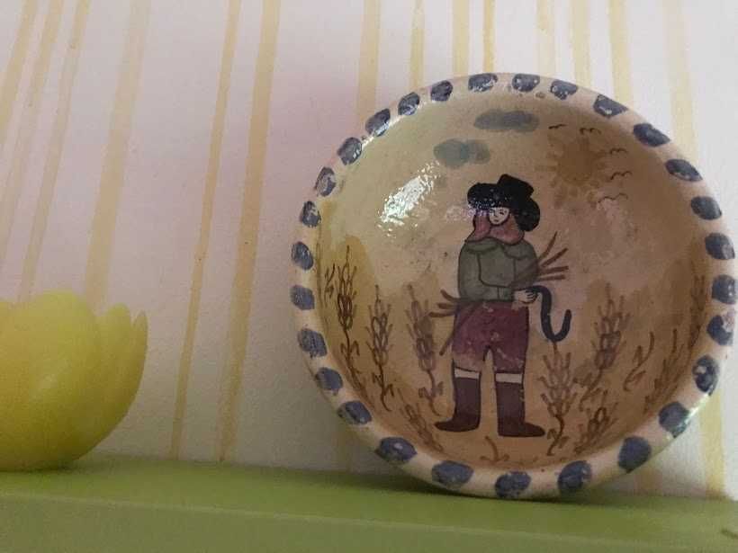 Louças e artigos decorativos antigas