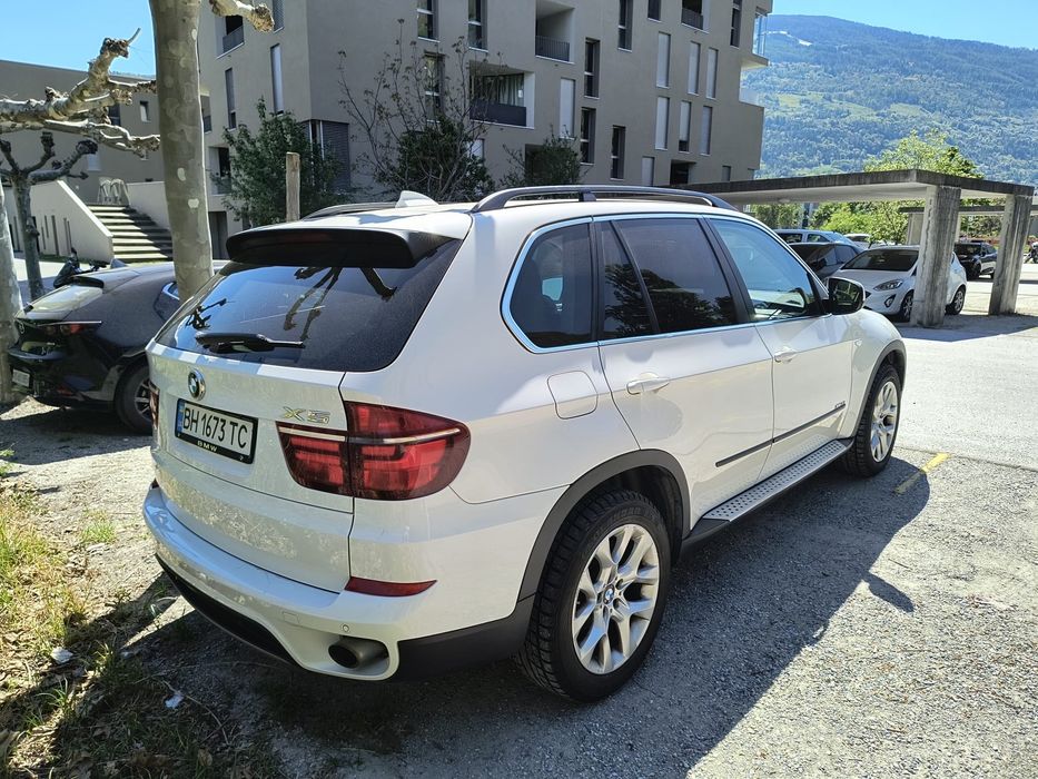 Продам BMW X5 в гарному стані без пробігу по Україні
