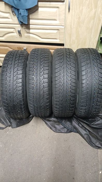 Шини Kingstar 185/65R15 з дисками , можливо без дисків.