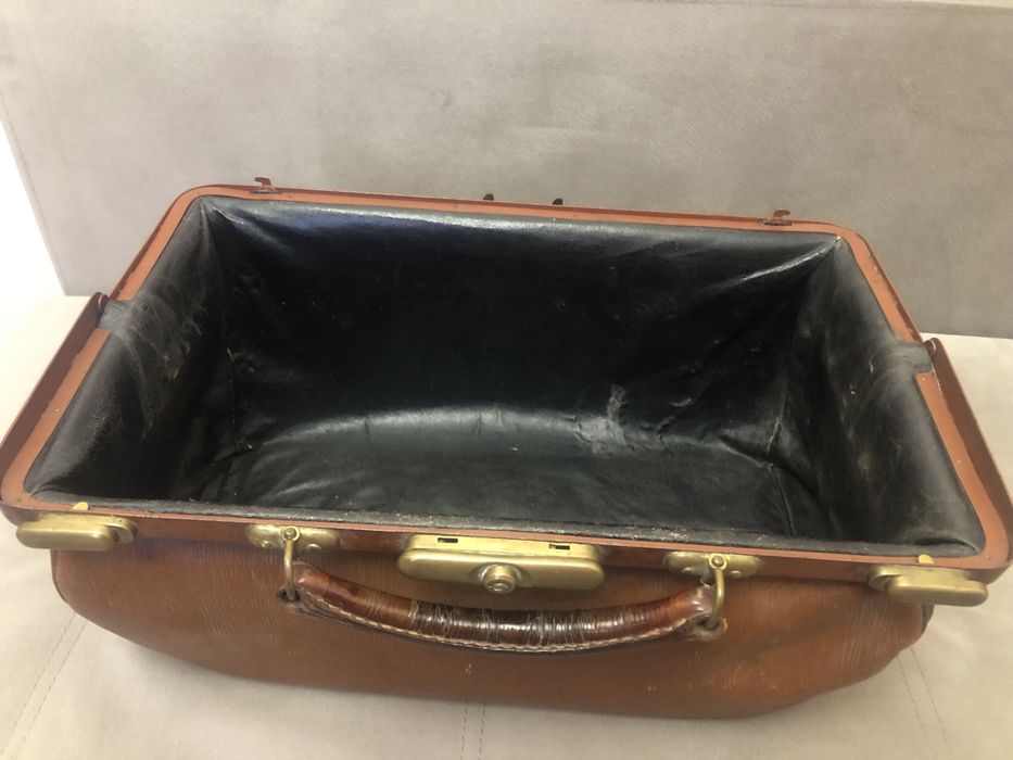 Старовинний саквояж sFs