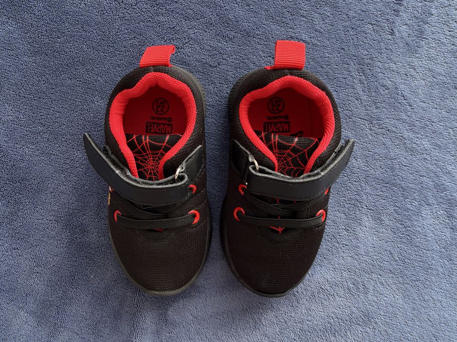 Buty sportowe rozmiar 22