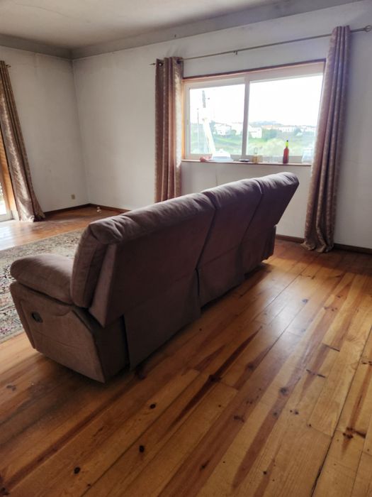 Sofá com chaise longue confortável