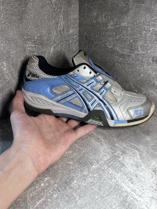Кросівки asics гарний стан розмір 40