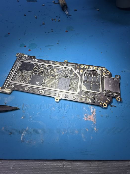 Ремонт, пайка дронів DJI / Autel  та модульні ремонти