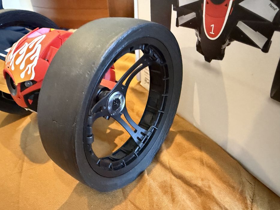 Parrot Mini Drone - Maz jumping race drone