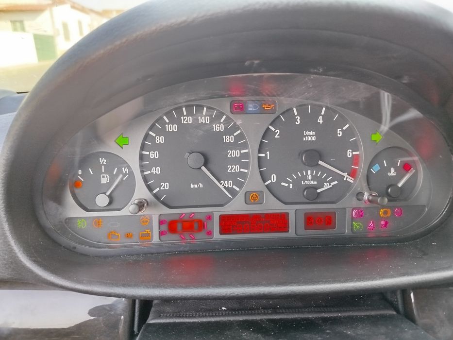 Bmw 320D 136hp pecas