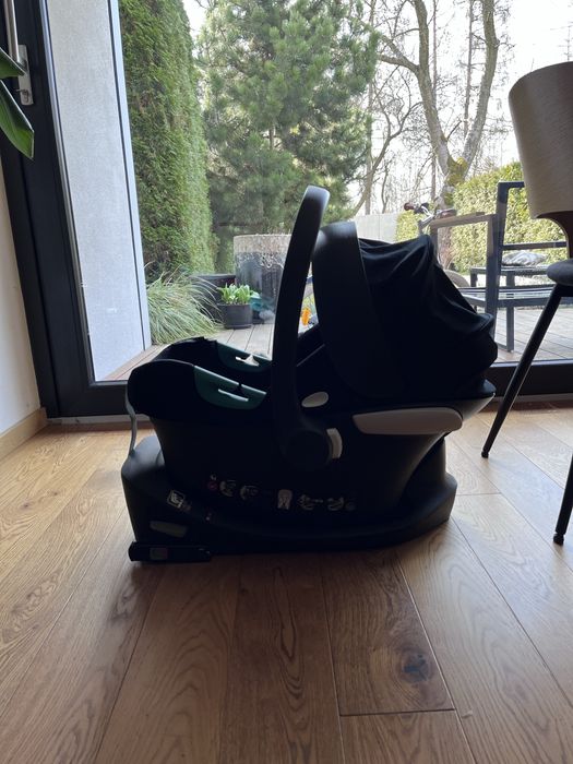 Fotelik Cybex z baza isofix , plus adaptery gratis nowa cena