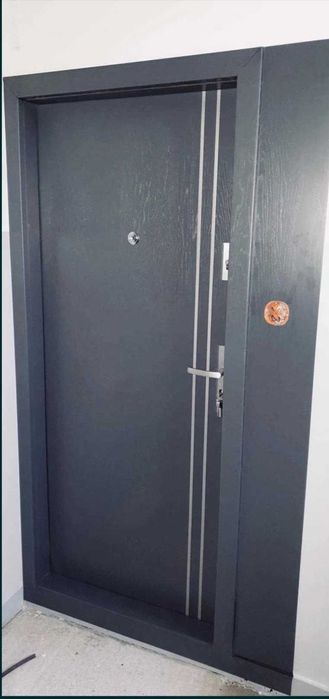 Drzwi wejściowe ocieplone do mieszkań i bloku z montażem