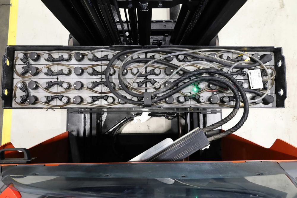 Wózek widłowy RRE140H Toyota 2020r 6,3m przesuw prostownik 48V