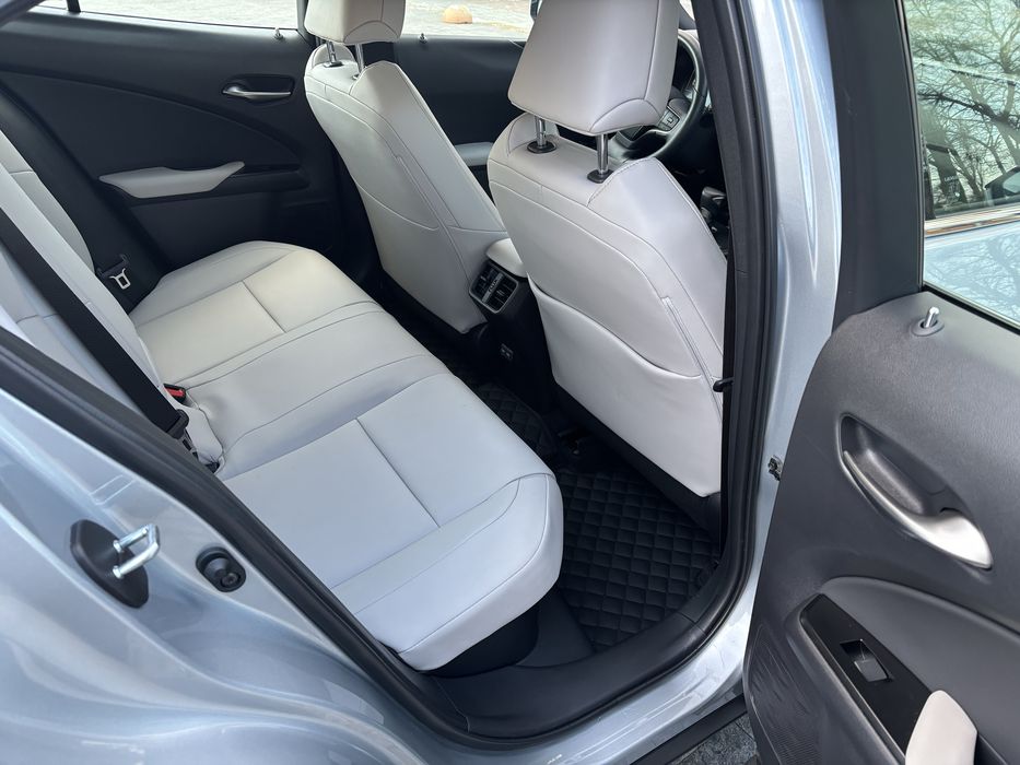 Lexus ux 250h 2023