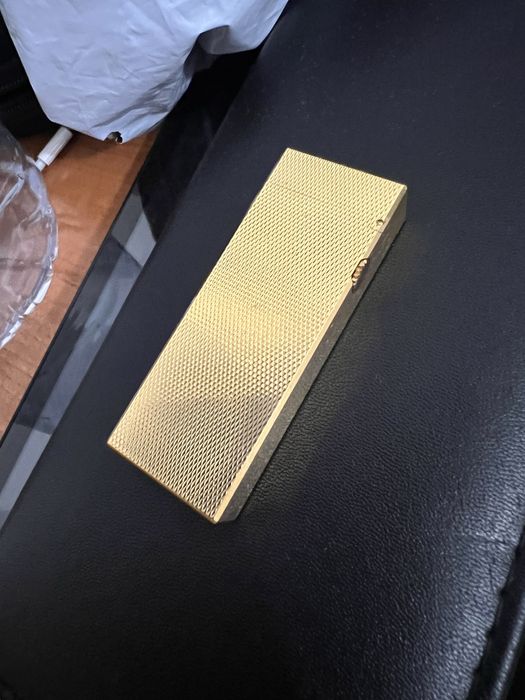 Isqueiro Dunhill em ouro