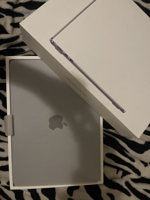 MacBook Air M2 13,6p