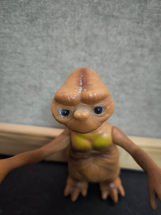 Boneco ET em plástico