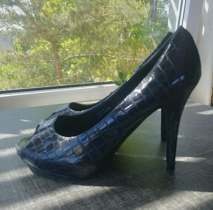 Buty, szpilki Dunnes, rozmiar 40 (6,5), długość wkładki 25,5 cm, wysok