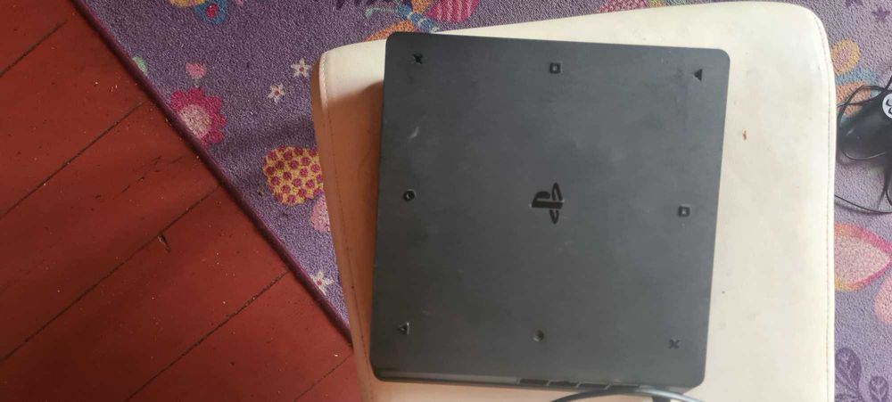 Konsola Sony Playstation 4 PS4 Slim 500 GB Pad