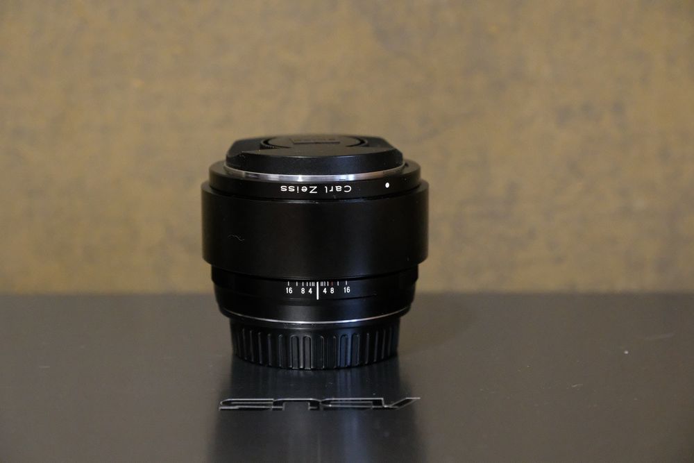 Шикарний Carl Zeiss Planar 1,4/50 ZE T* байонет Canon EF