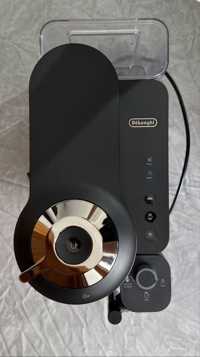 Máquina Nespresso Vertuo Lattissima com Garantia