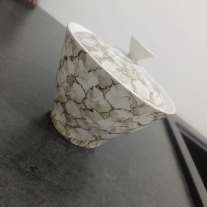 Porcelanowa cukiernica z pokrywką Włocławek