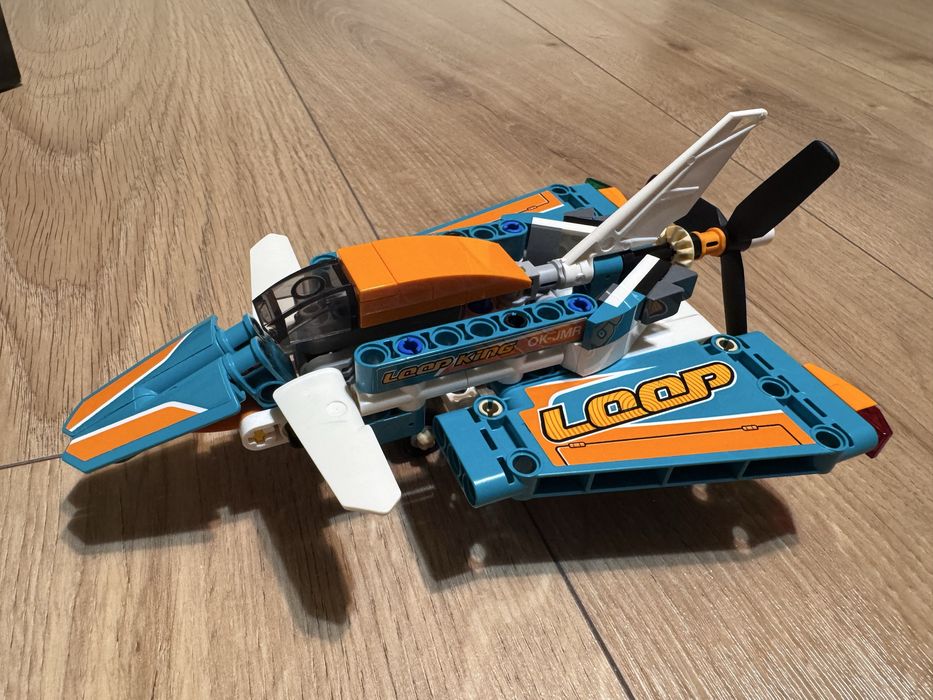 LEGO 42117 Technic Samolot wyścigowy