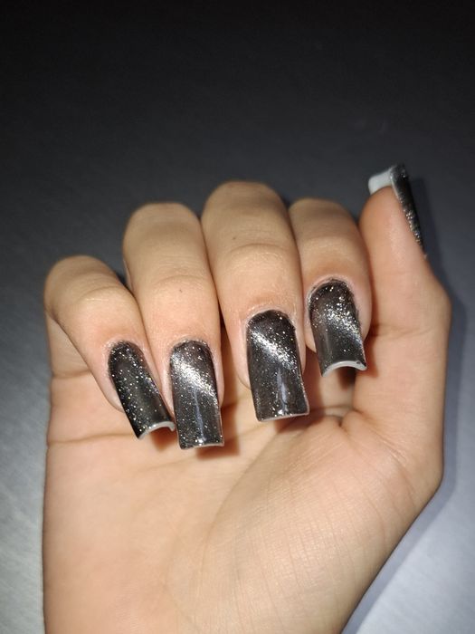 Манікюр та нарощування нігтів