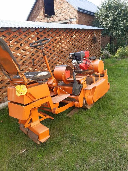 Продам каток дорожній