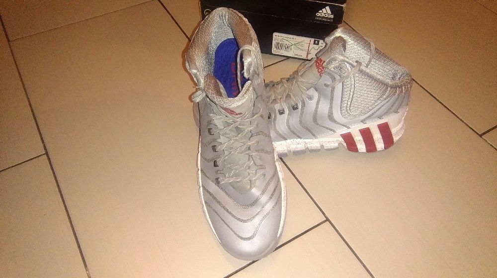 Buty Adidas (koszykówka i siatkówka) - 46