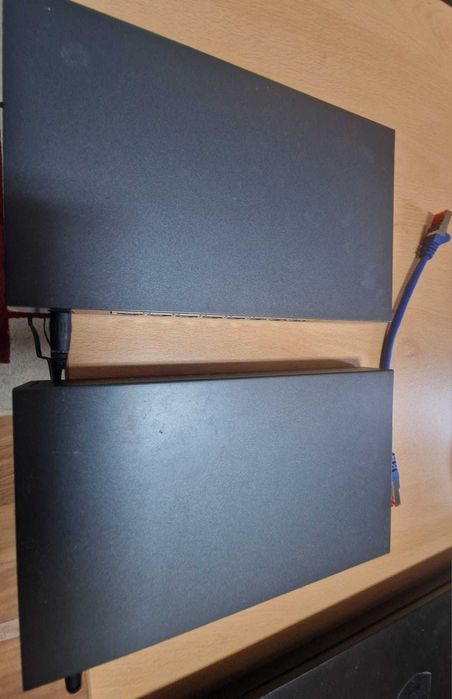 2x TP-LINK SG2008 V1 switch c/gestão, s/PoE