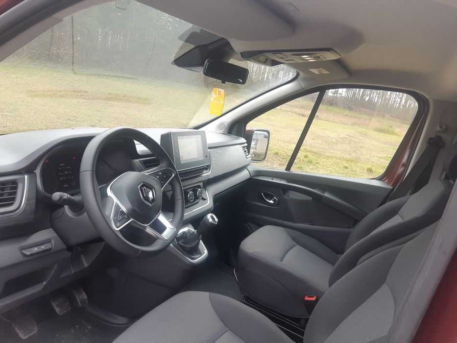 Wynajem busa, wypożyczalnia 8 i 9 osobowych busów, przewóz osób