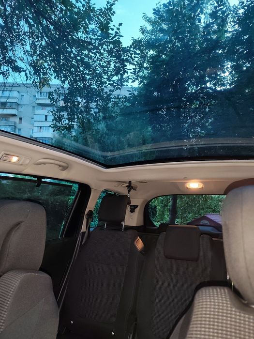 продам Peugeot 5008 7 місць 2010 року автомат