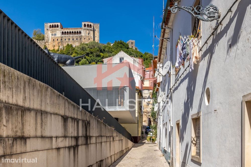 Prédio / 3 Pisos / Centro Histórico de Leiria