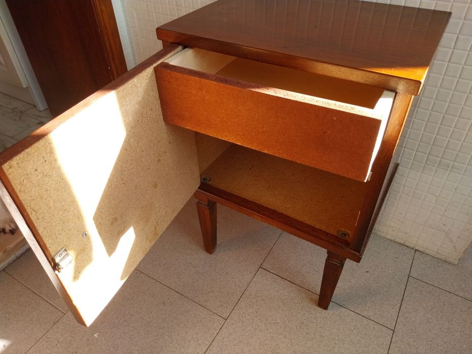Mesinha de cabeceira vintage