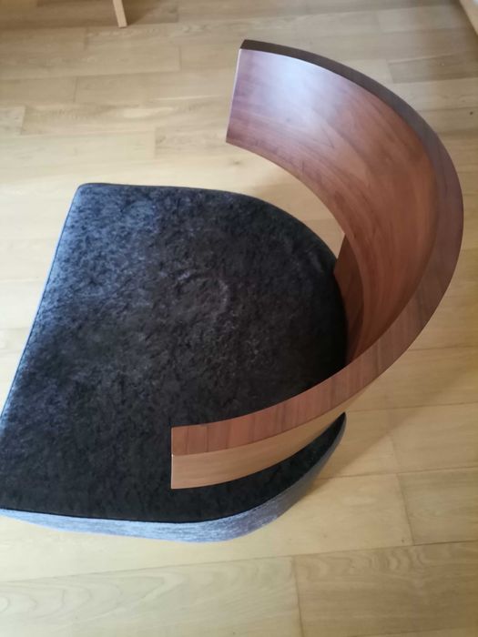 Cadeirão em madeira