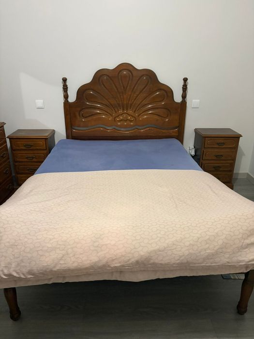 Cama de casal sem colchão
