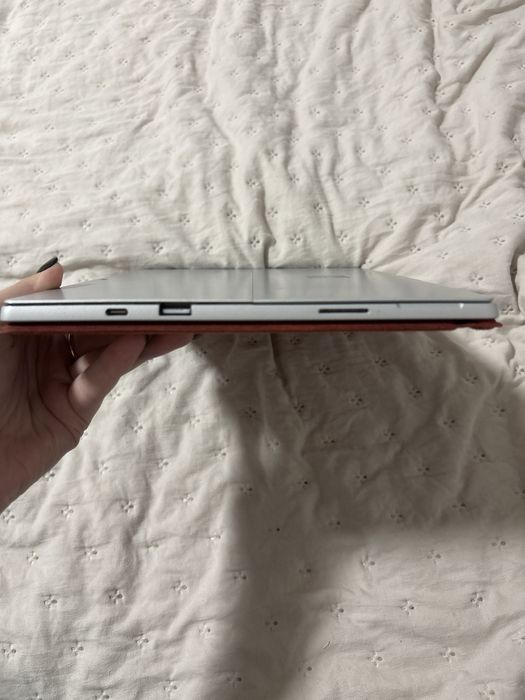 Microsoft Surface Pro 7 | i5 | 8GB RAM | 128GB SSD | Stan bdb |