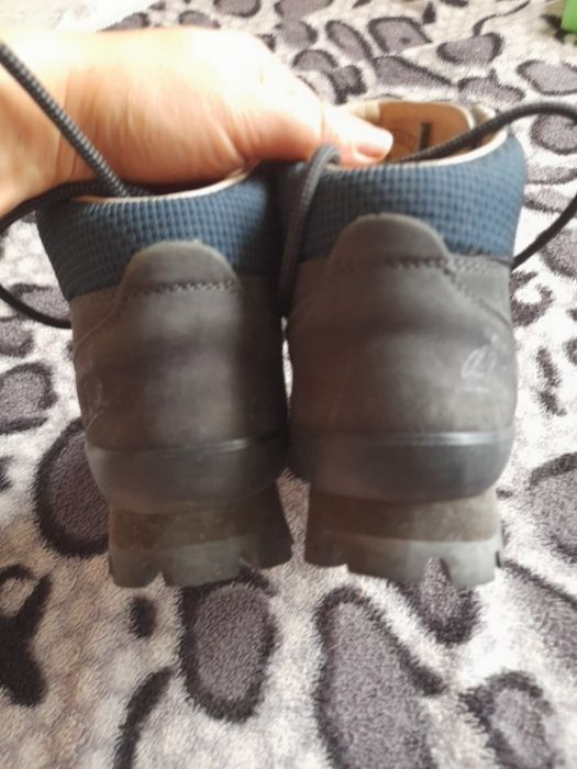 Жіночі спортивні черевики