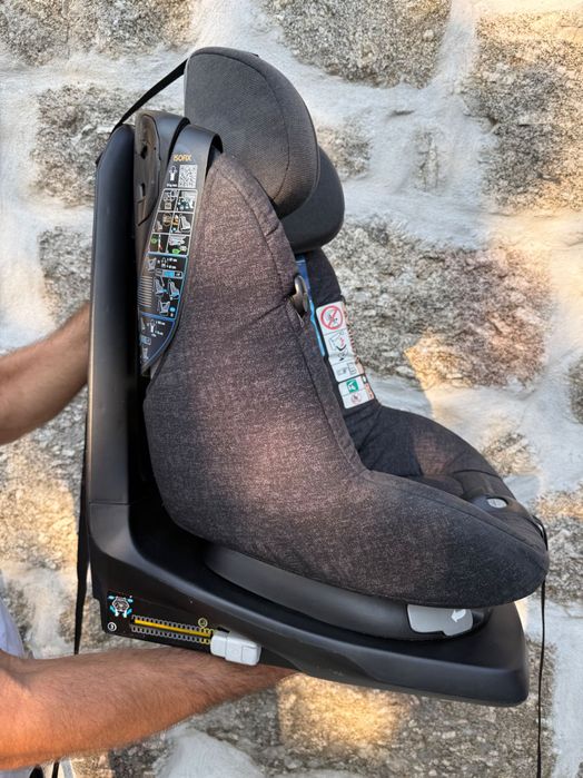 Cadeira Auto Bebé Confort AxissFix 360 | 4M aos 4 Anos