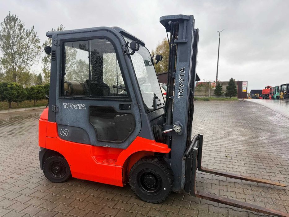 wózek widłowy TOYOTA 7FGF18 LPG 1800kg Triplex 4.70m 9900mtg 2004 rok