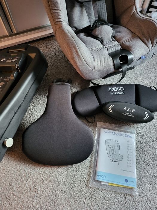 Fotelik samochodowy AXKID MODUKID 9-18 kg +baza