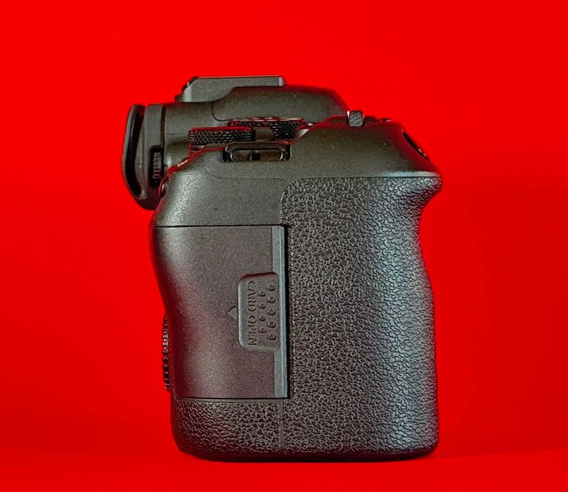 (Reservada) CANON Mark II R6  USADA COM NOVA