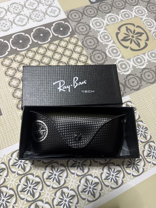 Óculos Rayban praticamente novos com caixa