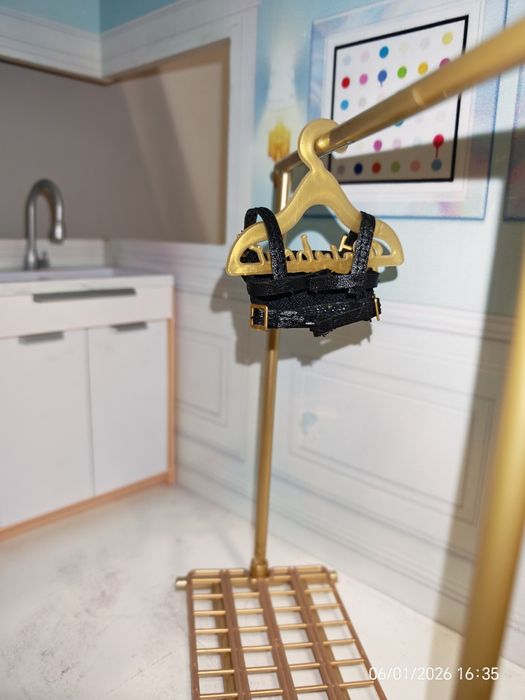 Bluzka dla lalki Rainbow High, Shadow High Ainsley Slater