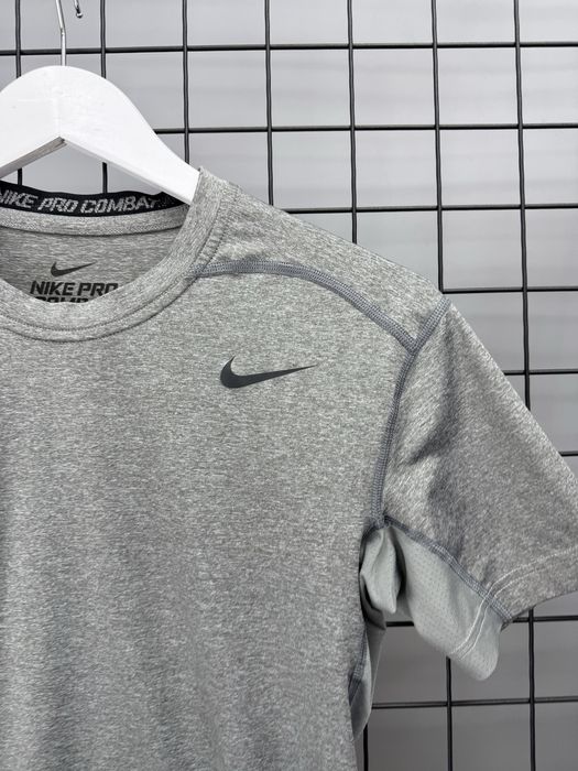 Чоловіча компресійна футболка Nike Pro Combat