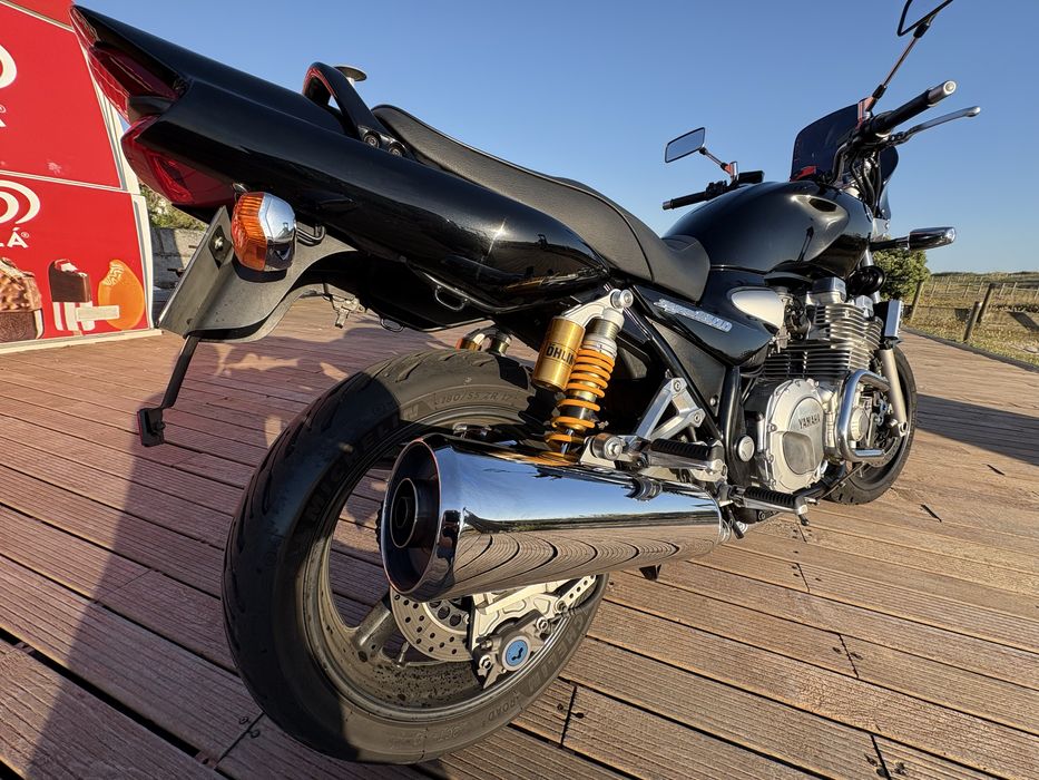 YAMAHA XJR 1300 - como nova e 100% original