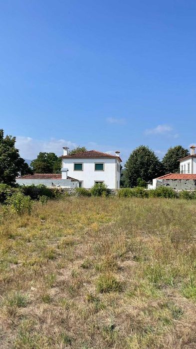 Terreno a venda em Santa Marta de Portuzelo