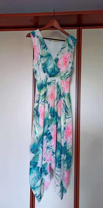 przepiękna sukienka na letnie imprezy w rozm. 38/M