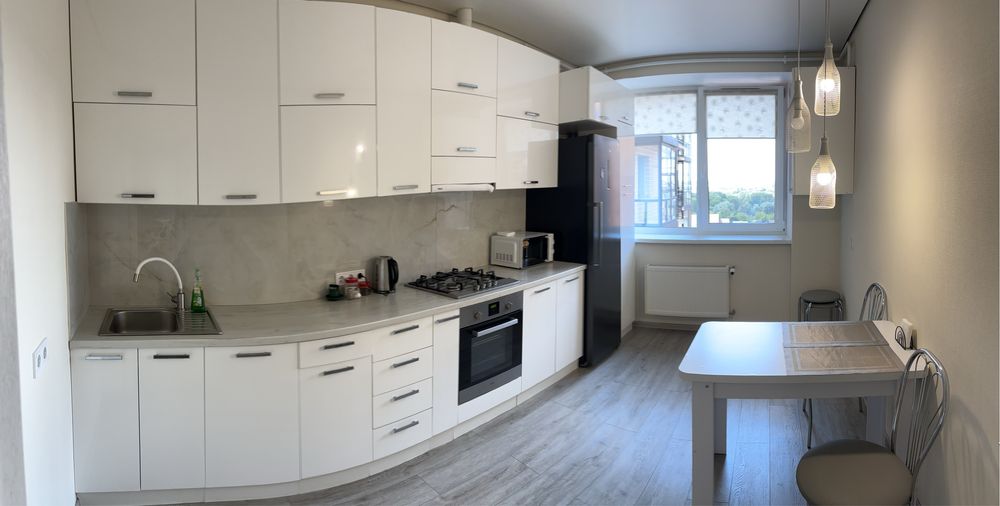 Яровиця, промінь, центр, паркомісце, кондиціонер