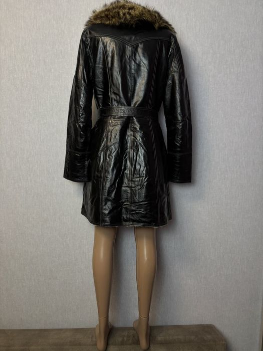 Жіноче шкіряне пальто / дублянка